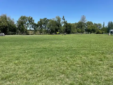 Lote en venta en Pilará en El Milord sobre lagunita interna - Pilar