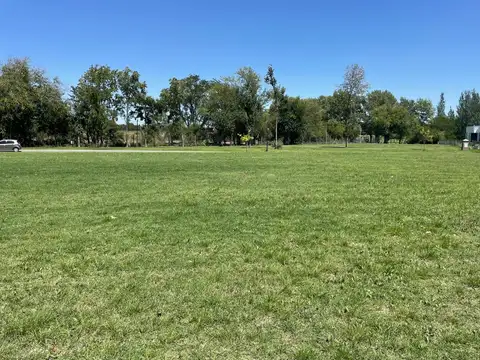 Lote en venta en Pilará en El Milord sobre lagunita interna - Pilar