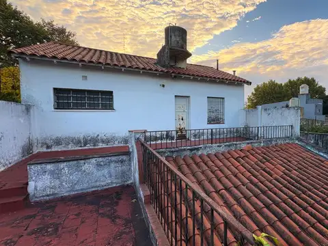 Casa 4 ambientes con 1 baño