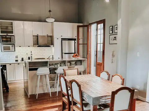 Espectacular PH 3 ambientes en  Bulnes entre Juncal y Beruti - 2°piso por Escalera