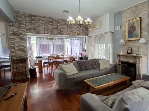 Casa de 5 ambientes en Villa Sarmiento