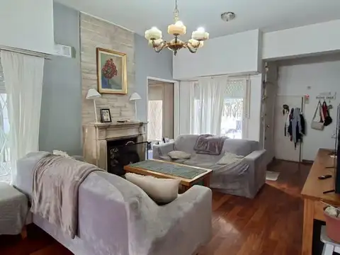 Casa 5 ambientes con 2 baños