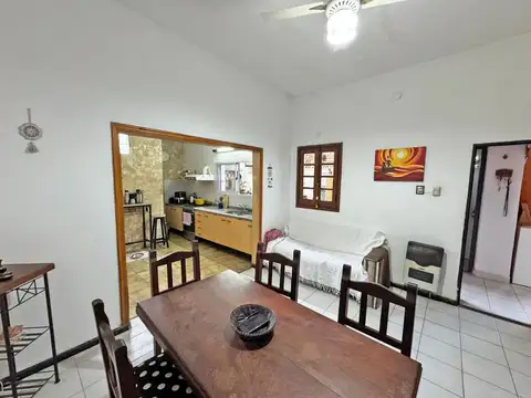 Casa 4 ambientes con 1 baño