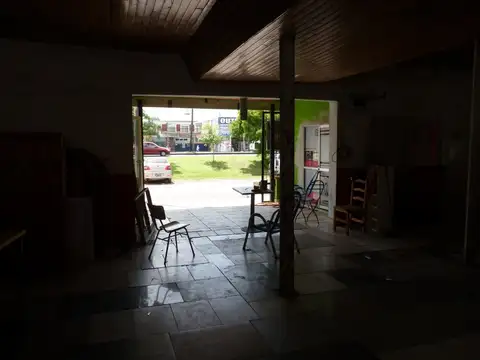 Local en Venta Via Púb.