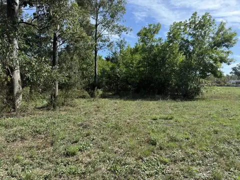 Amplio Terreno en Arana , Calle 633 y 15