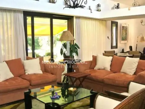 Casa en Venta en Playa Mansa, USD 690.000