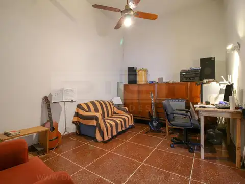 Chacabuco al 1500 entre Av. San Martin y Arenales