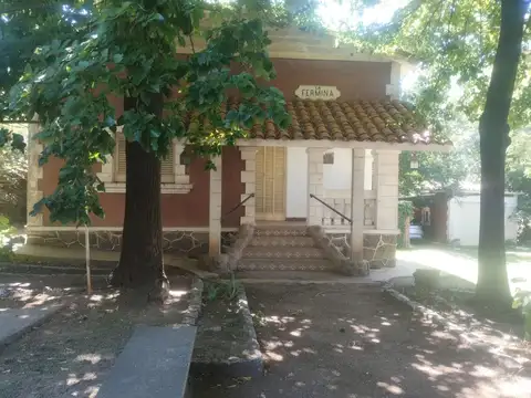 Venta Casa Estilo Colonial salida privada al Rio