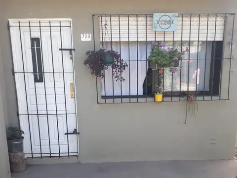 Casa 3 ambientes con 1 baño