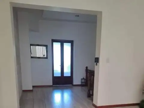 Depto Tipo Casa 4 ambientes con 2 baños