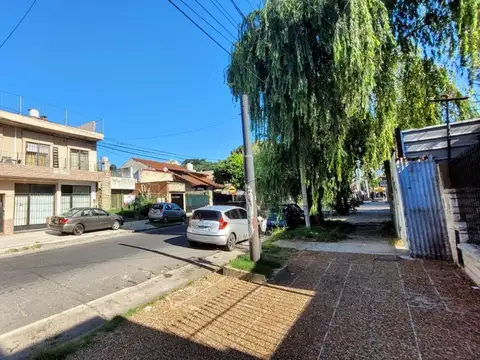 VENTA LOTE MORON CENTRO 1093 M2 VENDIBLES CANJE