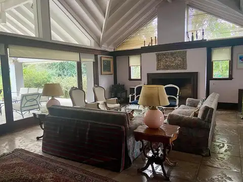 Casa en Venta con 1 cochera