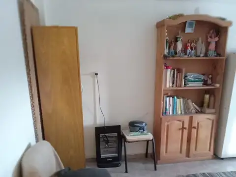 3 Ambientes al frente con balcon