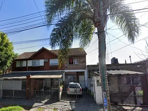 Dúplex 4 ambientes con espacio guardacoche