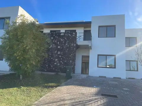 Alquiler dpto Altos de Campo Grande 3 amb. 200