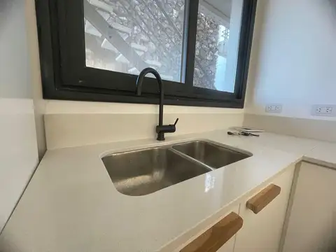 Departamento en Alquiler con 1 cocheras