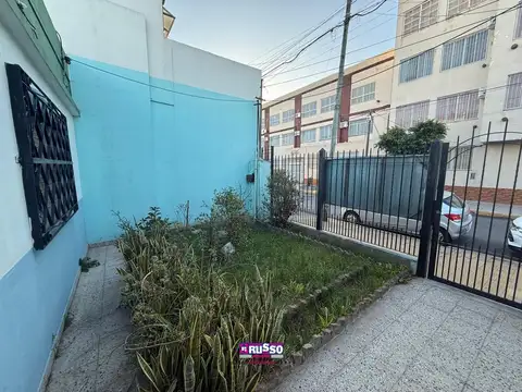 Casa en Venta en Isidro Casanova, USD 190.000