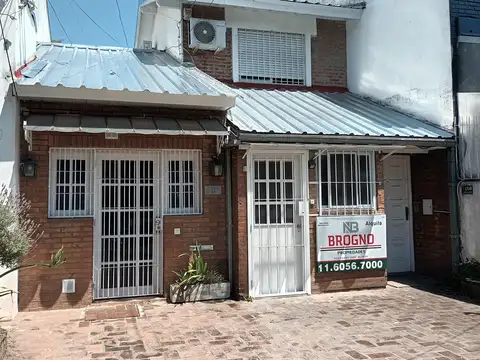 Excelente PH en el corazón de Lomas de San Isidro. 2 ambientes. Sin expensas.