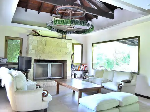 Casa en venta en El Aromo con pileta