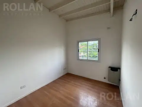 Duplex 4 amb con Ent auto y Pequeño fondo - Carapachay