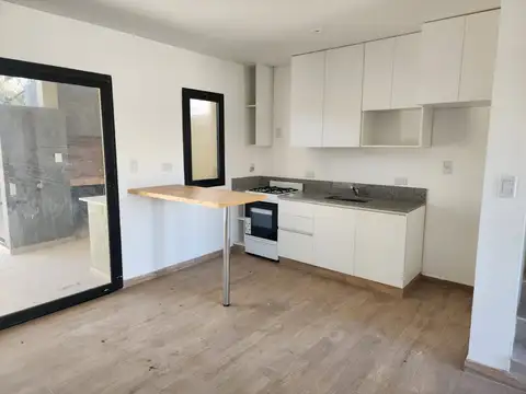 Departamento en Alquiler con 1 cocheras