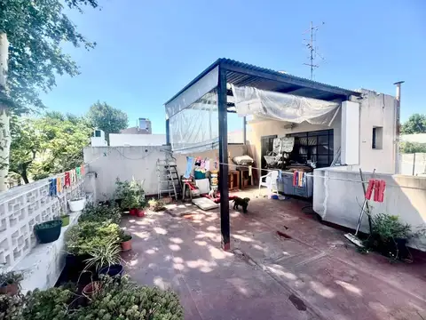 VENTA Casa 5 amb con terraza - Flores