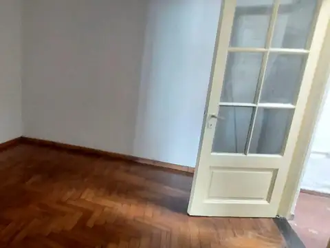 Depto Tipo Casa en Alquiler 45 años