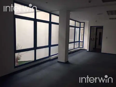 Edificio en block con local en Planta Baja   4 pisos de oficinas.- San Nicolas