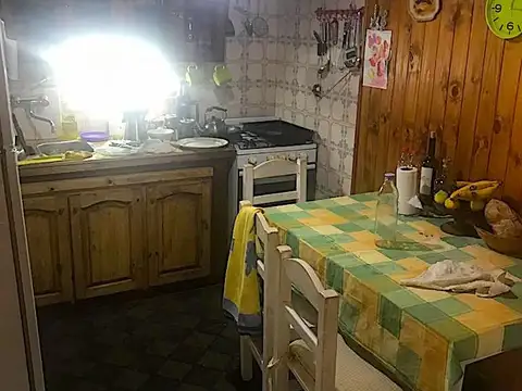 Casa con Locales en Capilla