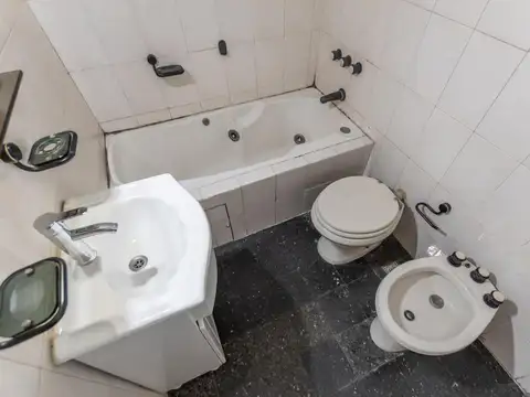 Departamento en Alquiler en Primera Junta, $ 700.000