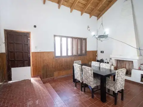 Casa 6 ambientes con 3 baños