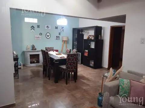 Casa en Venta con 2 cocheras