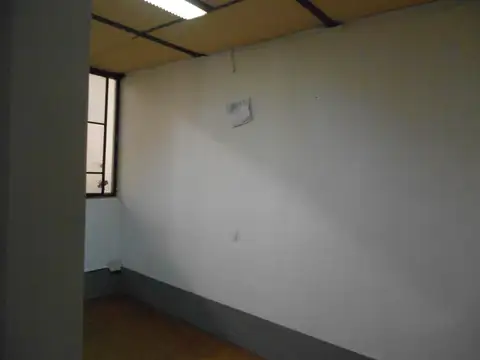 Galpon en Venta 30  mts Fondo