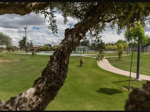 Venta Lote esquina de casi 500 m2 B° Las Retamas