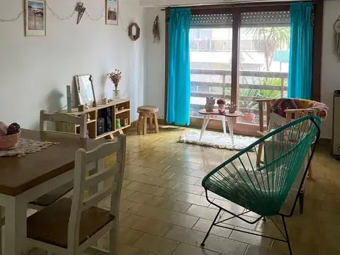 Hermoso departamento 3 ambientes, zona La perla.