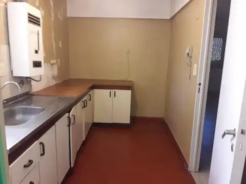 Monseñor A. Blois 2300, Piso 1