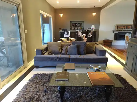 Casa 5 ambientes con 2 baños