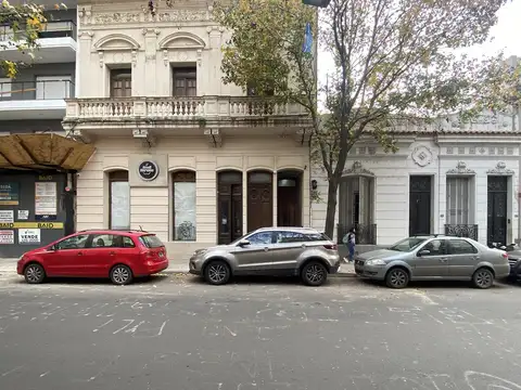 Juan Manuel de Rosas 1100 Duplex