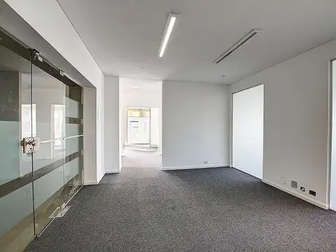 Oficina de 223 m2 en Microcentro. Piso alto, en excelente estado