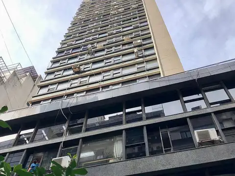 Oficina de 223 m2 en Microcentro. Piso alto, en excelente estado