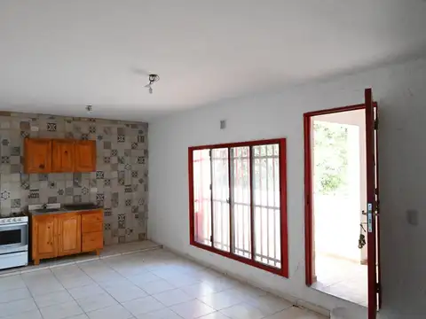 VENTA CASA YOFRE SUR 2 DORM CON DEPTO