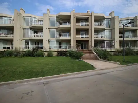 VENTA DEPARTAMENTO 2 AMBIENTES CONDOMINIO COMPLEJO EL REPARO CON COCHERA