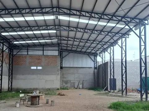 Galpon en Venta 32  mts Fondo