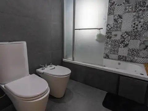 Casa 4 ambientes con 2 baños