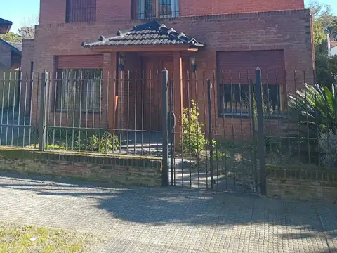 Espectacular Casa de 5 Dormitorios en Barrio San Rafael