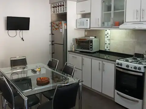 TRIPLEX  2 DORM. 2 BAÑOS COCHERA PATIO PLAYROOM