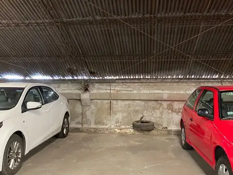 VENTA COCHERA EN MACROCENTRO