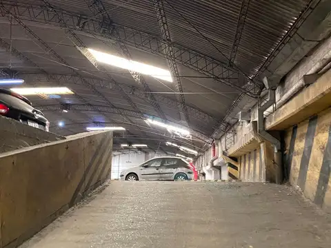 VENTA COCHERA EN MACROCENTRO