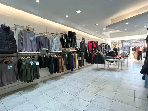 Venta local Av Córdoba y S. Ortiz zona Outlets V Crespo