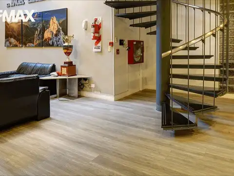 OFICINAS, DEPÓSITO Y COCHERAS EN BLOQUE SAN TELMO